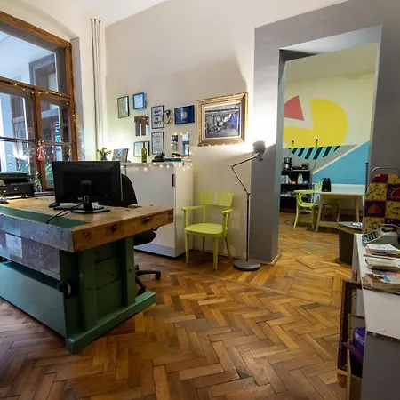 אכסניה Cornel *