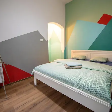 بيت شباب Cornel تيميشورا